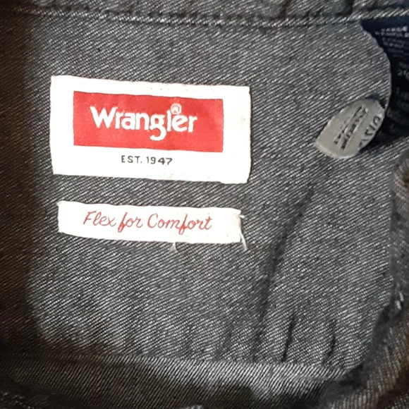 WRANGLER  DENIM  BUTTON FRONT SHIRT, SIZE 2 XL - Picture 4 of 10